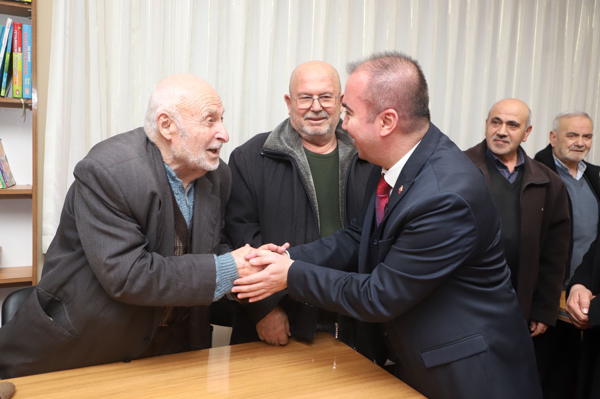 AK Partili Uluçay ''Masa Başında Değil Sahada Çalışacağız''