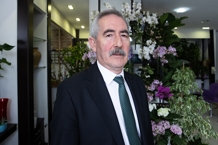Çiçekçiler Sevgililer Günü Hazırlıklarına Başladı