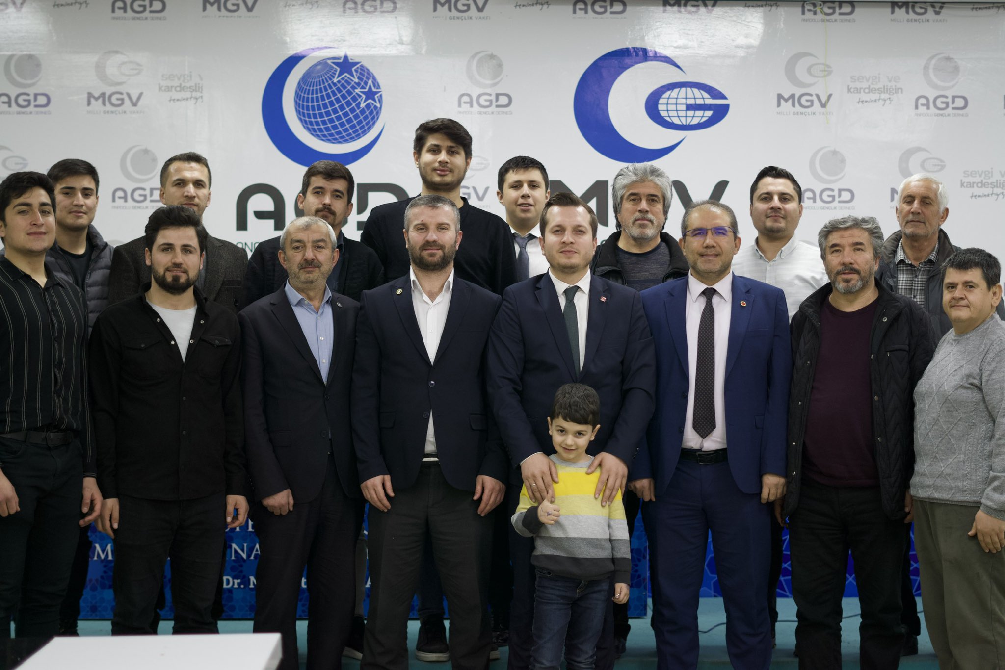 Saadet Partili Karataş'a Gençlerden Yoğun İlgi