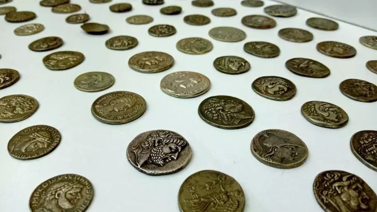 Kültür Varlığı Kaçakçılarına Darbe: 861 Adet Madeni Para Ele Geçirildi!