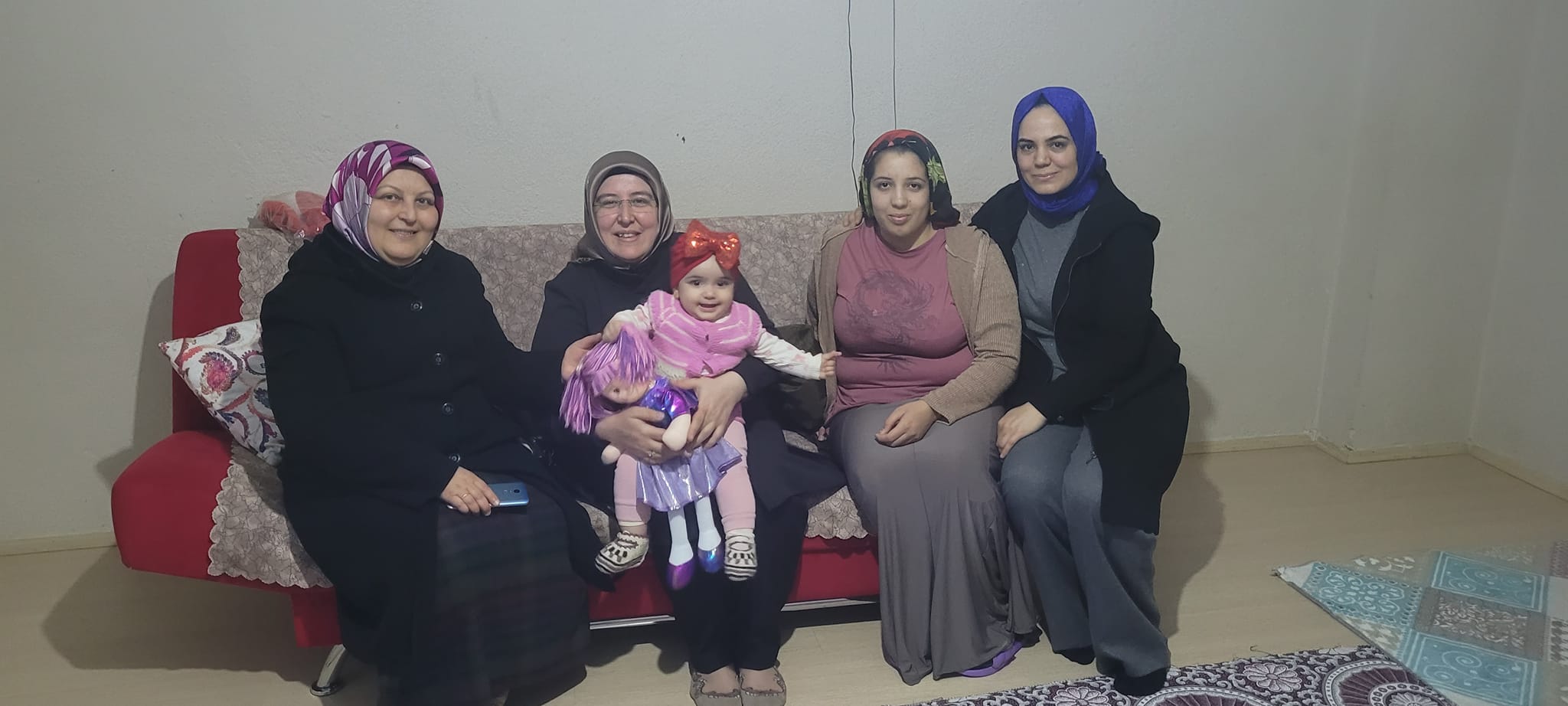 Başkan Ertürk Depremzede Aileleri Ziyaret Etti
