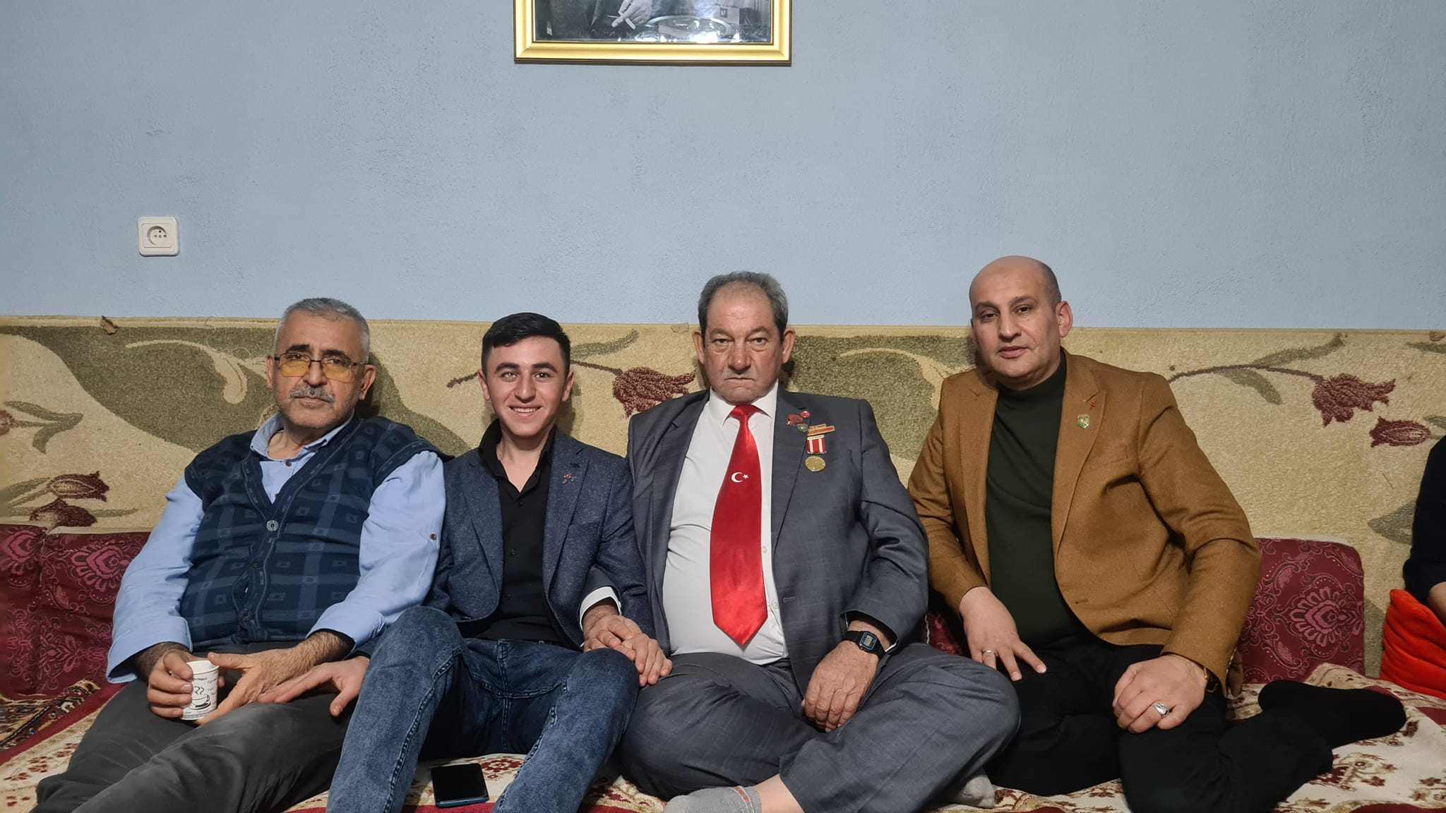 ŞEHİT VE GAZİLER DERNEĞİ ŞEHİT  VE GAZİ AİLELERİNİN YANINDA