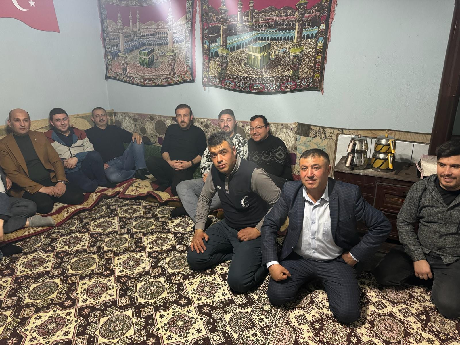 ŞEHİT VE GAZİLER DERNEĞİ ŞEHİT  VE GAZİ AİLELERİNİN YANINDA