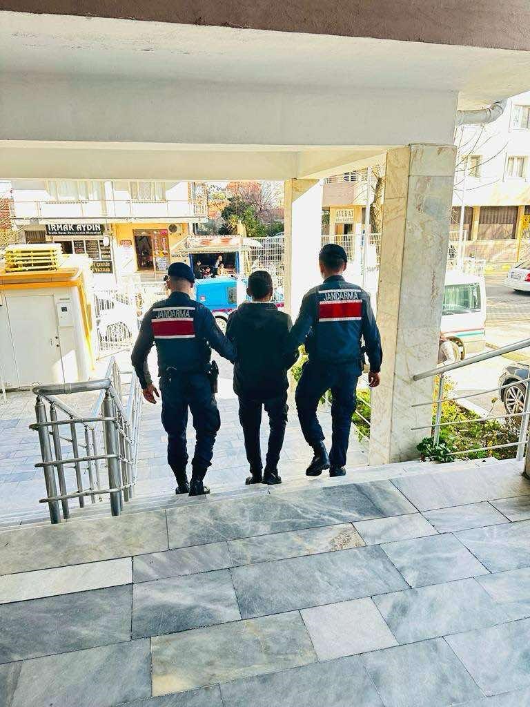 ŞÜPHELİ TAVIRLARI ELE VERDİ