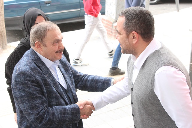Saldırıya Uğrayan Türkeli Ekibine İlk Ziyaret Eski Bakan Eroğlu'ndan Geldi