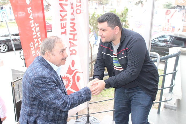 Saldırıya Uğrayan Türkeli Ekibine İlk Ziyaret Eski Bakan Eroğlu'ndan Geldi