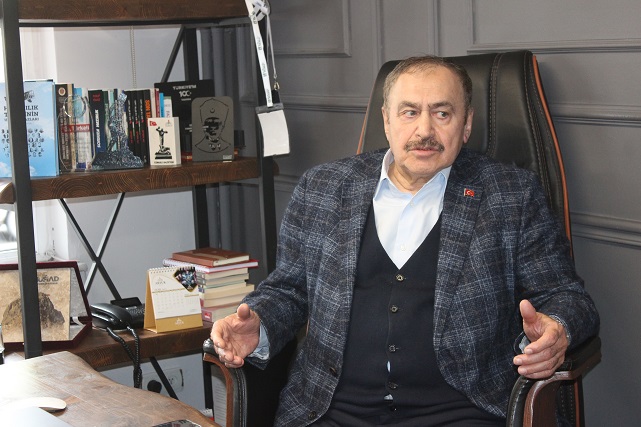 Saldırıya Uğrayan Türkeli Ekibine İlk Ziyaret Eski Bakan Eroğlu'ndan Geldi