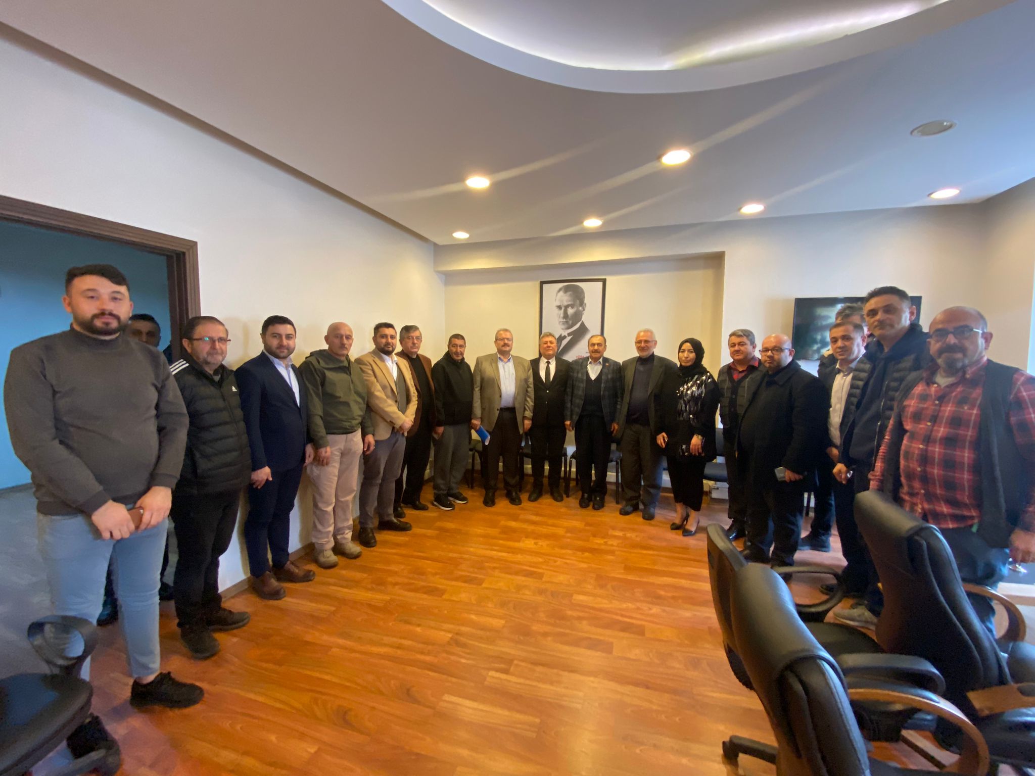 BAŞKAN AKAR, BASIN ÇALIŞANLARINA YAPILAN SALDIRIYI KINADI