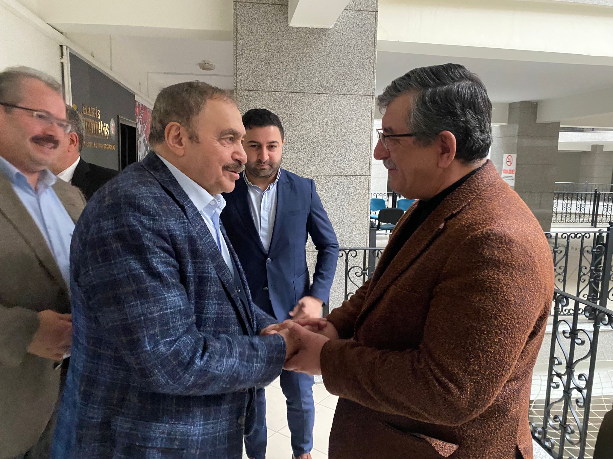 BAŞKAN AKAR, BASIN ÇALIŞANLARINA YAPILAN SALDIRIYI KINADI