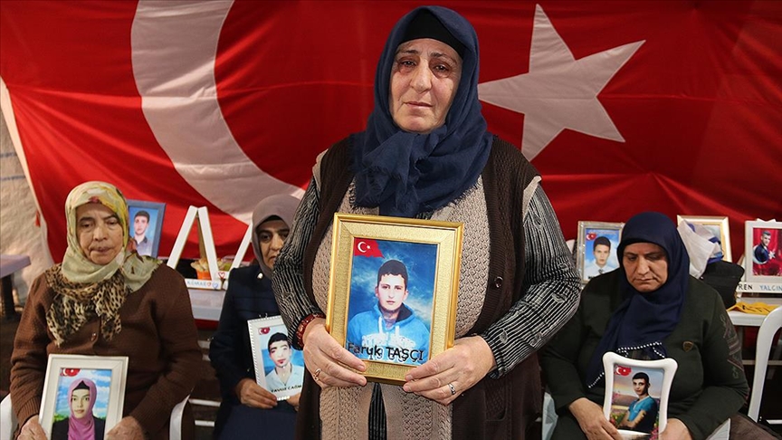Diyarbakır’lı Annelerden Evlatlarına Çağrı: