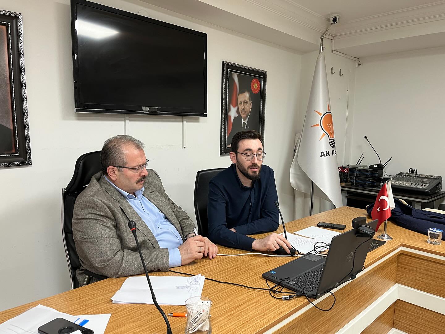 AK Parti İl Başkan Vekili   Dayı,  İlçe Başkanları  İle  Toplantıda  bir araya geldi