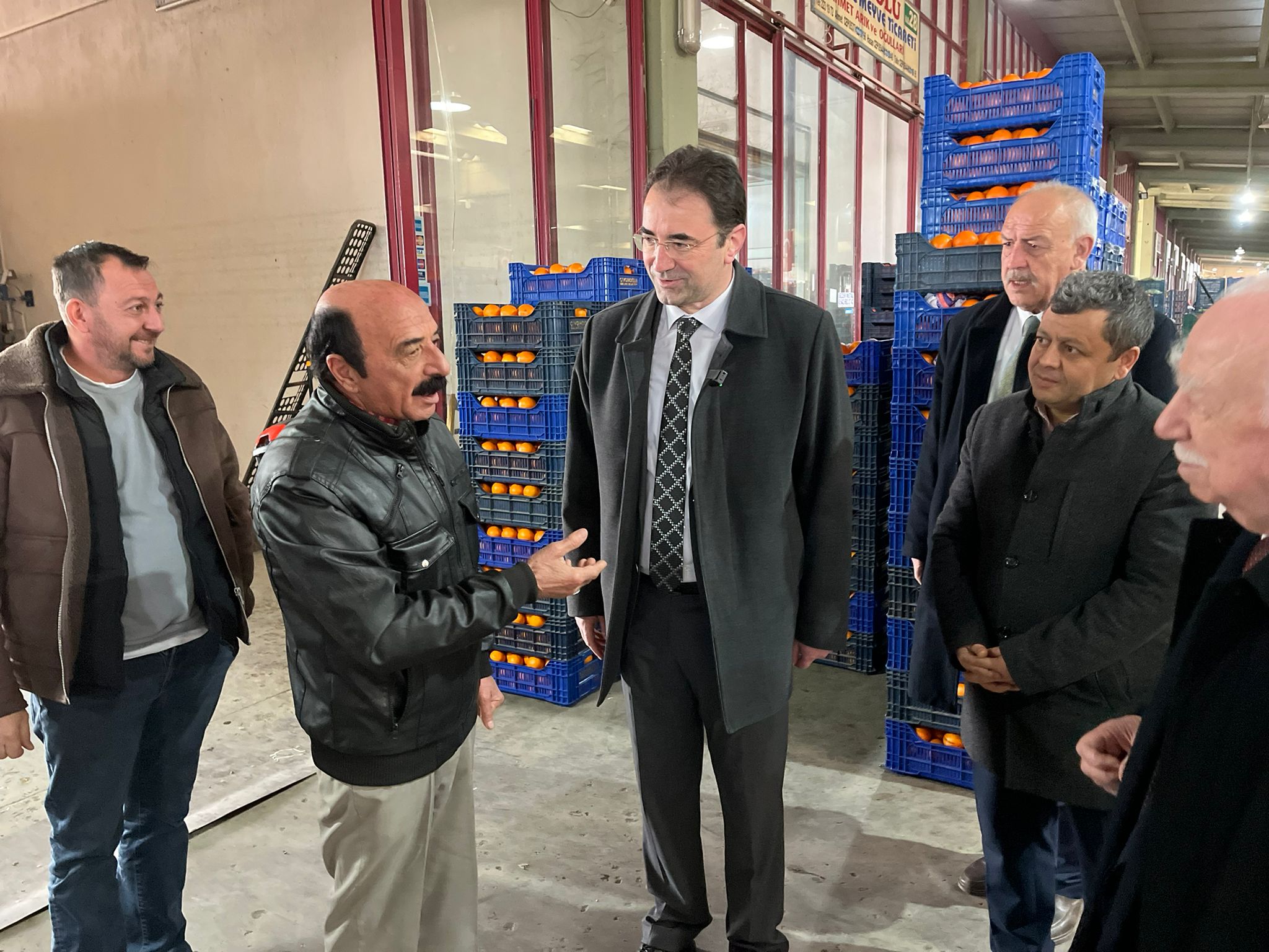 MHP'li Küçükkurt Hal Esnafının Sorunlarını Dinledi