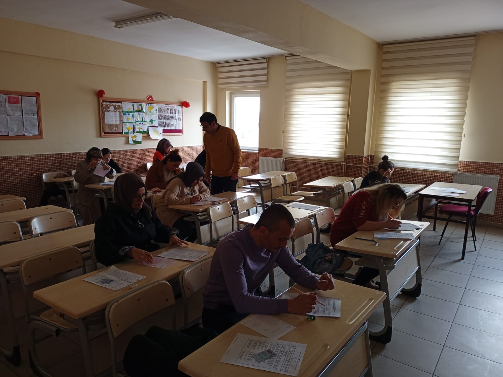 AFYONKARAHSAR'DA  VELİLERE  ÖZEL KİTAP OKUMA YARIŞMASI