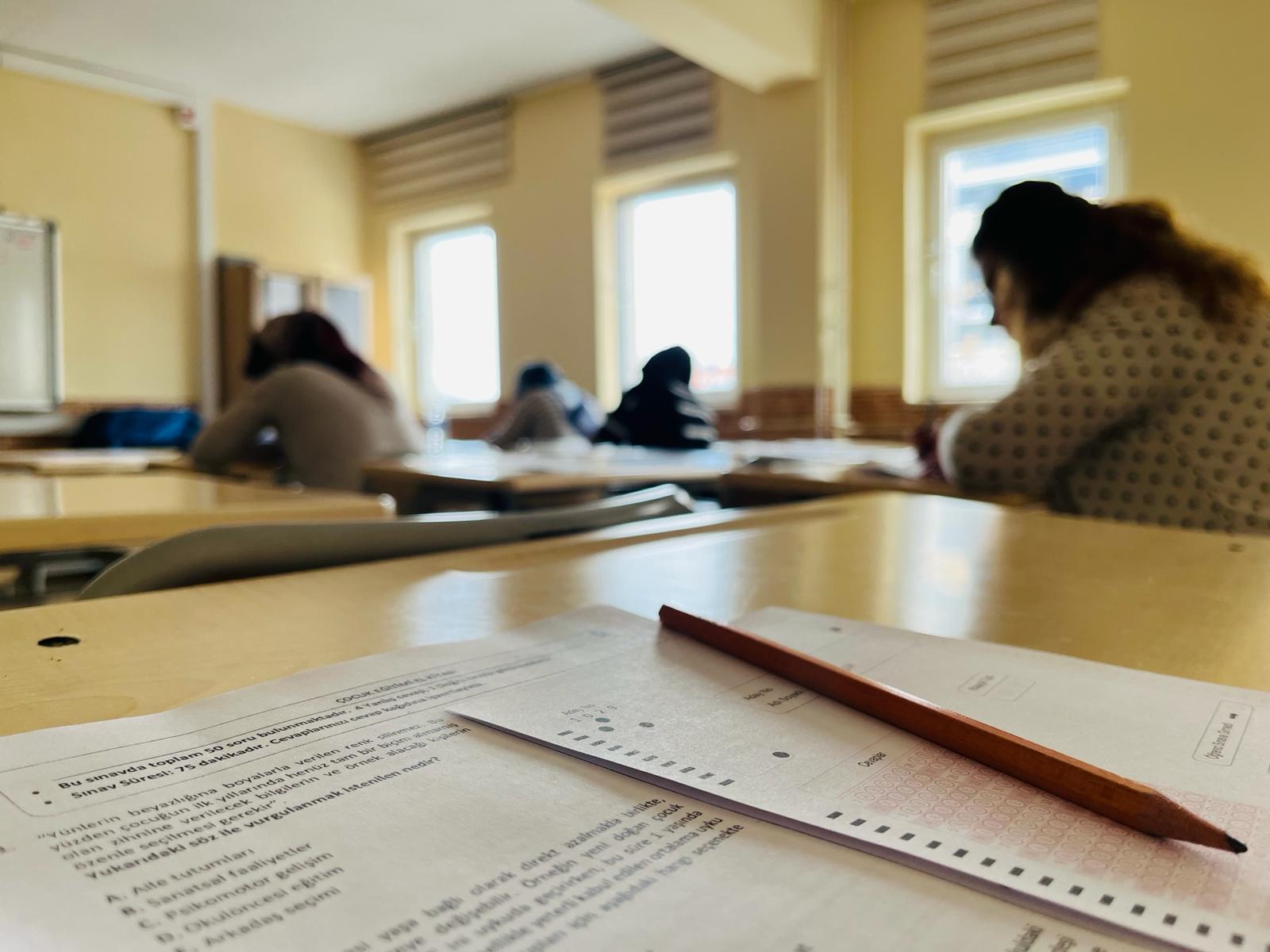 AFYONKARAHSAR'DA  VELİLERE  ÖZEL KİTAP OKUMA YARIŞMASI