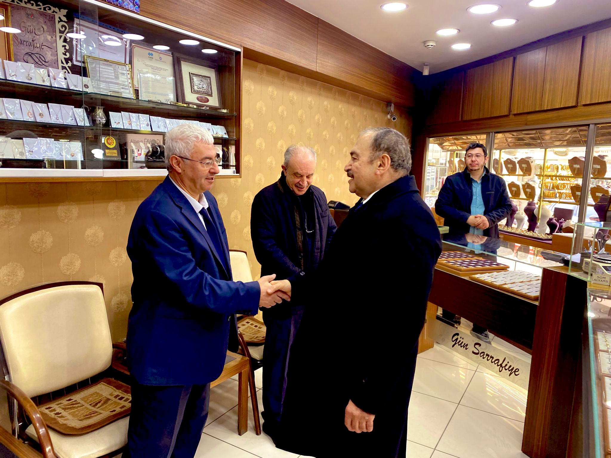 Eski Bakan Eroğlu'na Afyon Halkından Büyük İlgi