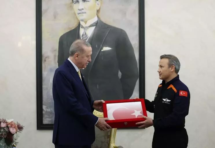 Başkan Erdoğan, Alper Gezeravcı'yı kabul etti!