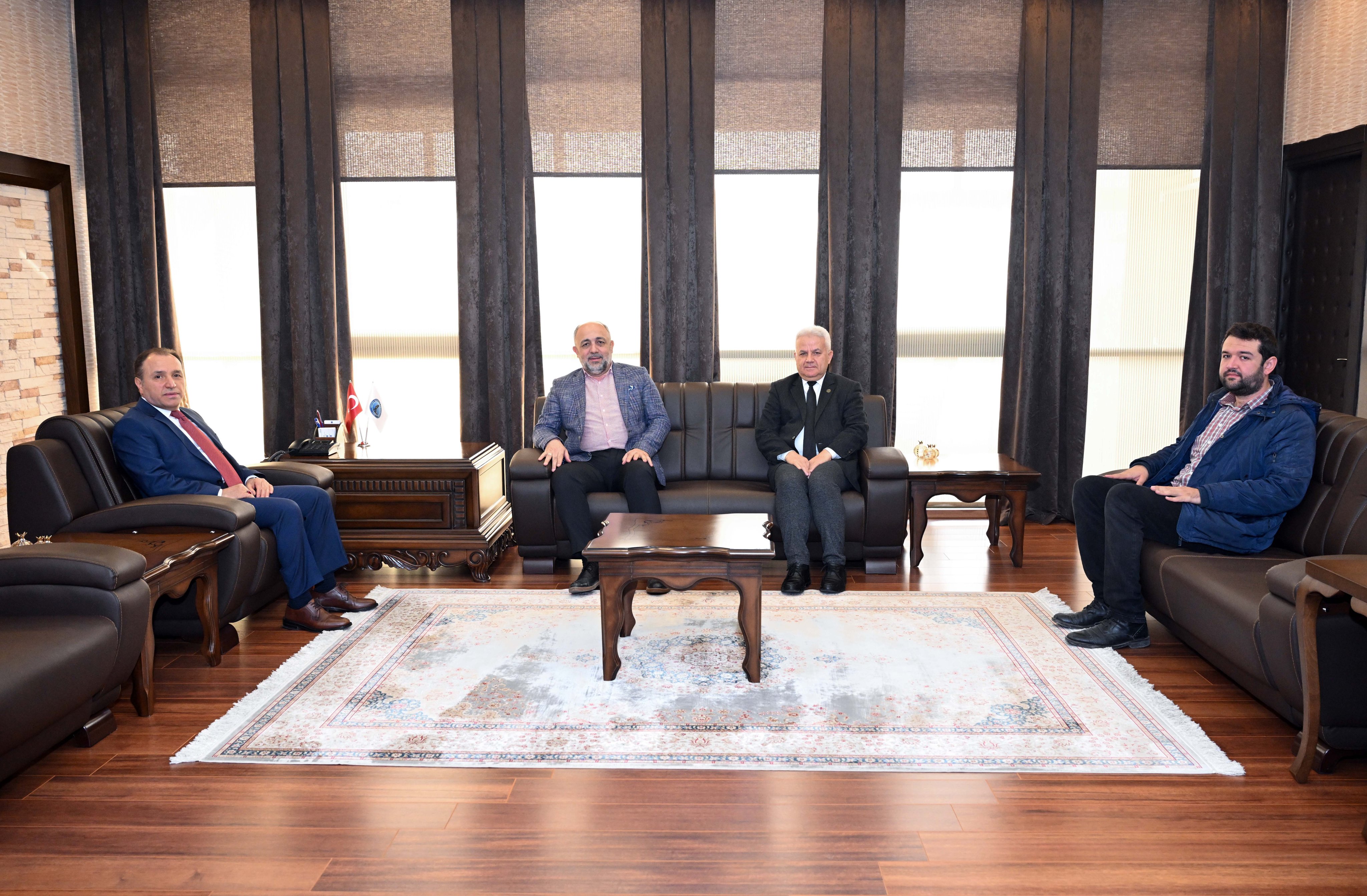 MÜDÜR KASAOĞLU REKTÖR KARAKAŞ'I ZYARET ETTİ