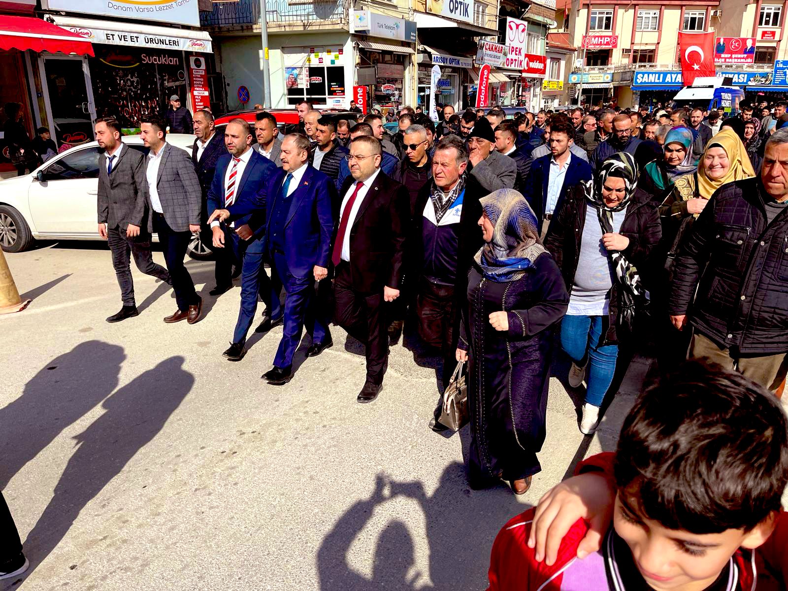AK PARTİ ŞUHUT BELEDİYE BAŞKAN ADAYI İBRAHİM EROĞLU, ŞUHUT'TA HEMŞEHRİLERİYLE BULUŞTU