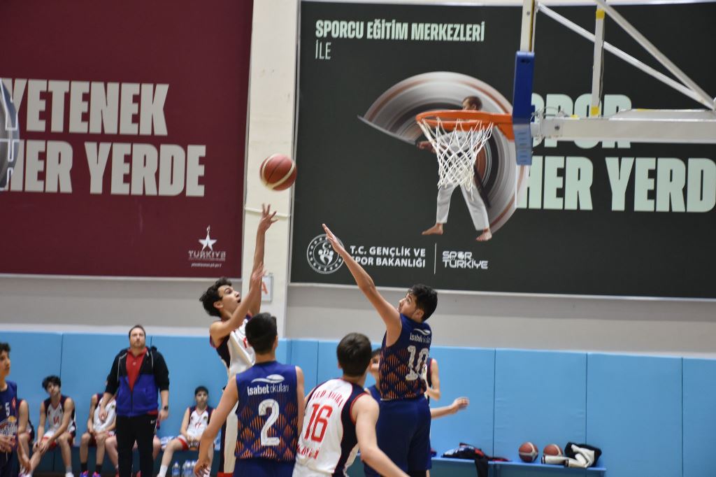 YILDIZLAR BASKETBOL GRUP MÜSABAKALARI BAŞLADI