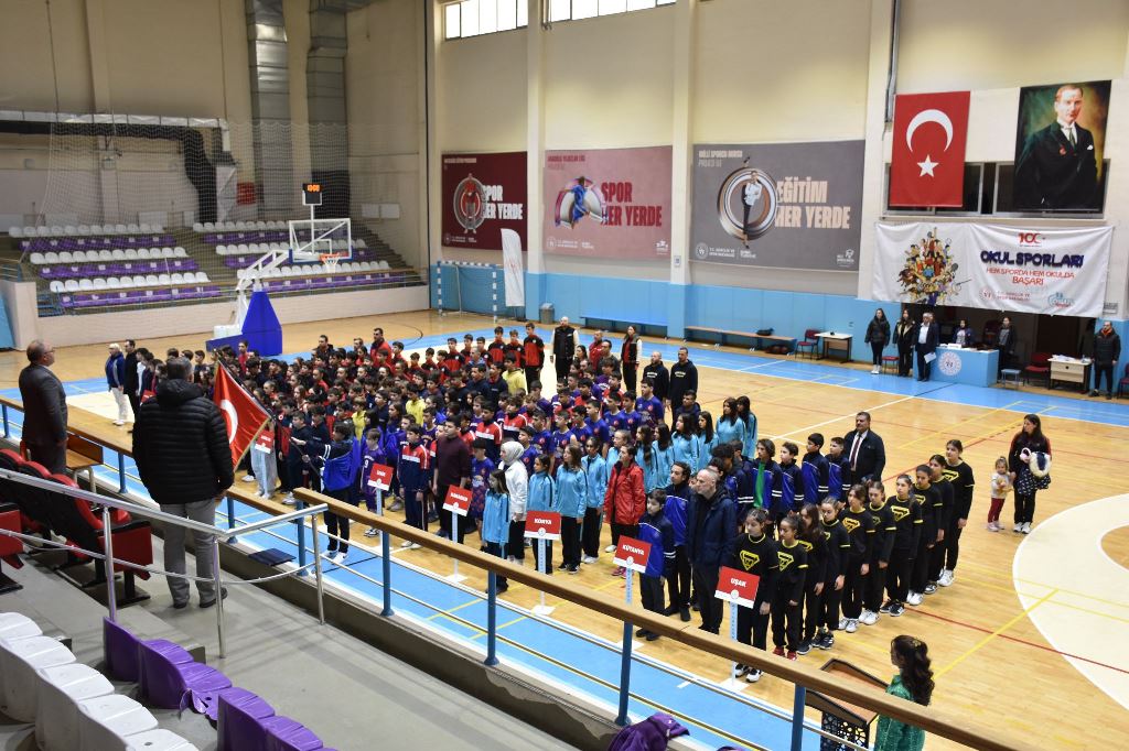 YILDIZLAR BASKETBOL GRUP MÜSABAKALARI BAŞLADI