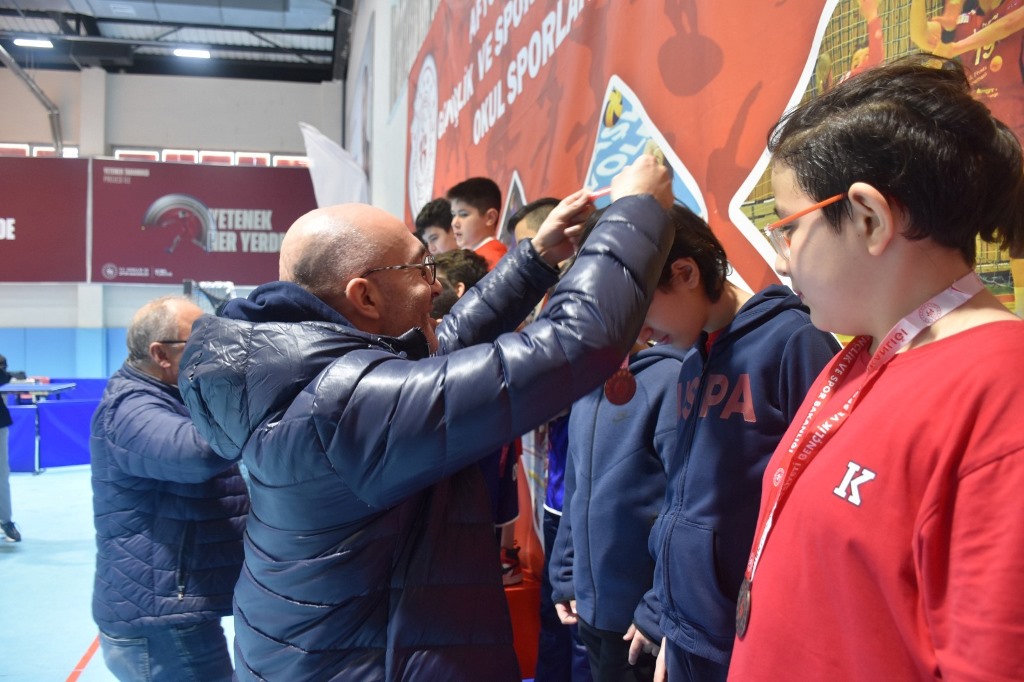 YILDIZLAR MASA TENİSİ MÜSABAKALARI TAMAMLANDI