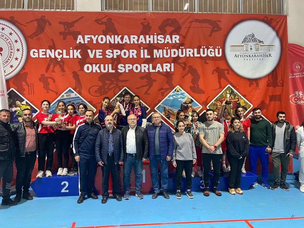 YILDIZLAR MASA TENİSİ MÜSABAKALARI TAMAMLANDI