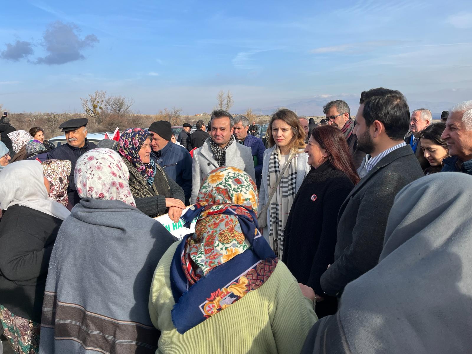 Erhan Sultandağı halkının haklı mücadelesinde yanında oldu