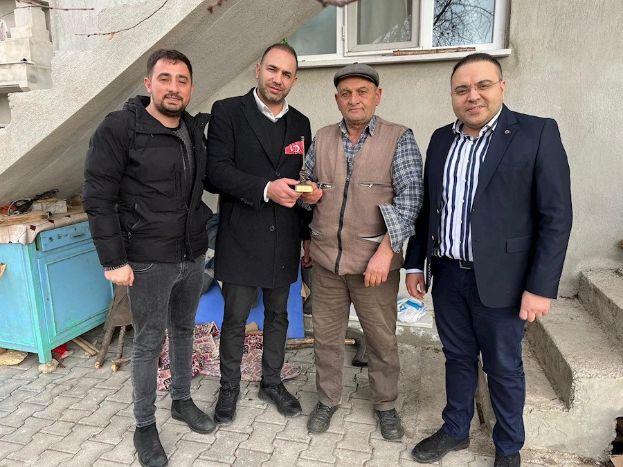 Şuhut Belediye Başkan Adayı Eroğlu'nun İlçedeki İlk Ziyareti Şehit Aileleri ve Gazilere Oldu