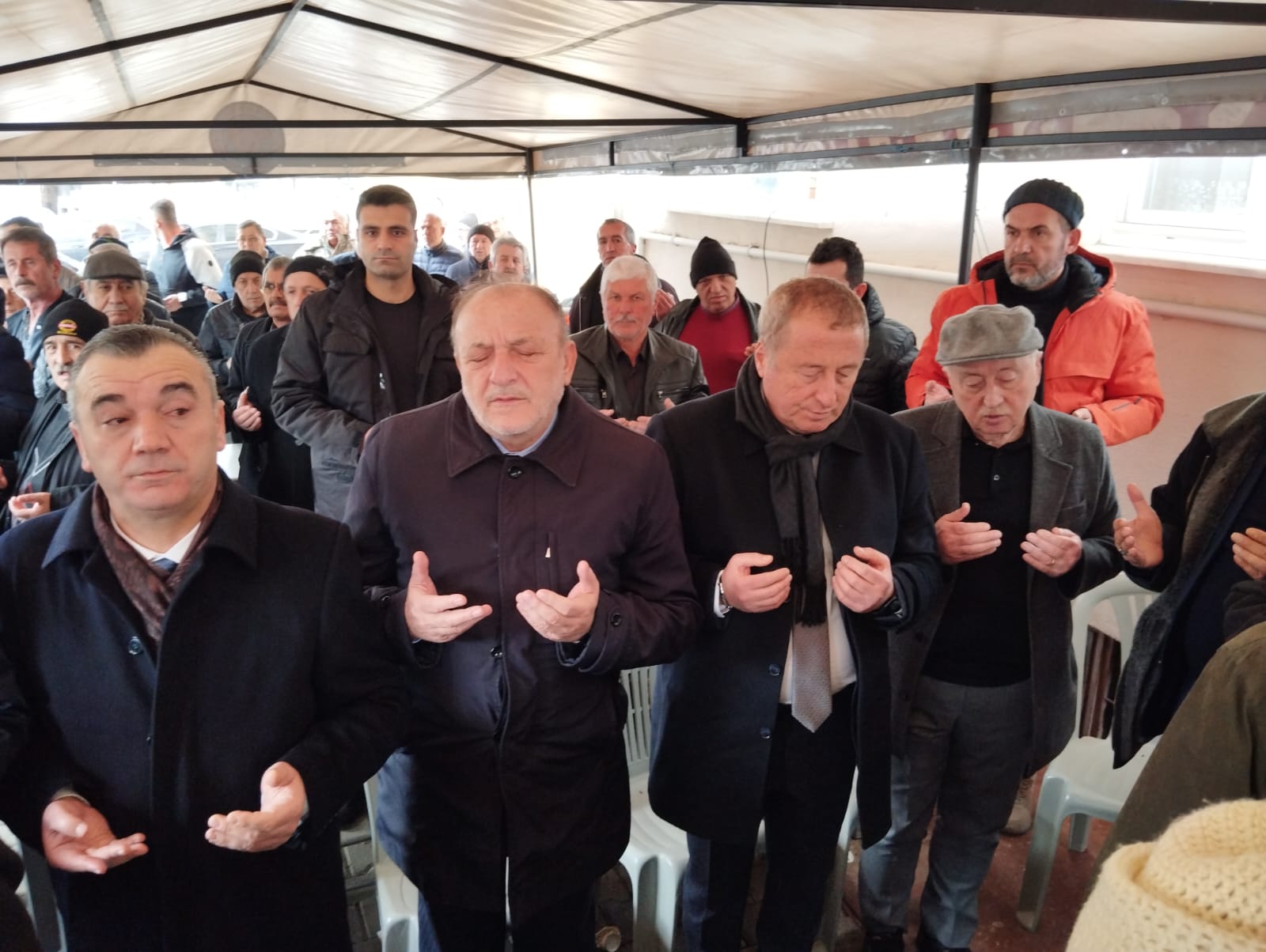 İYİ PARTİ AFYON MİLLETVEKİLİ OLGUN'UN  BABASININ  CENAZESİNE KATILIM  YOĞUN OLDU
