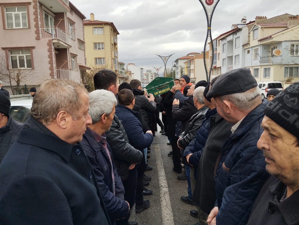İYİ PARTİ AFYON MİLLETVEKİLİ OLGUN'UN  BABASININ  CENAZESİNE KATILIM  YOĞUN OLDU