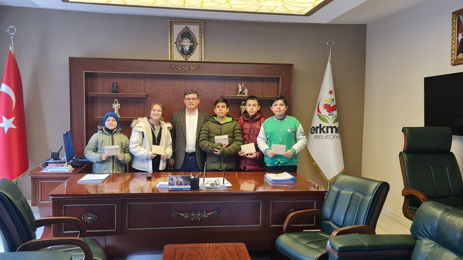 AFYONLU ÖĞRENCİLER DİKKAT TAKDİRİ GETİR  HEDİYEYİ GÖTÜR