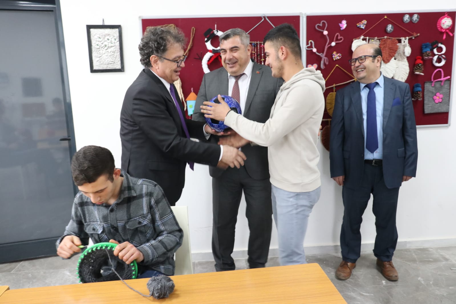 GENEL MÜDÜR OTRAR AFYON OKULLARINI İNCELEDİ