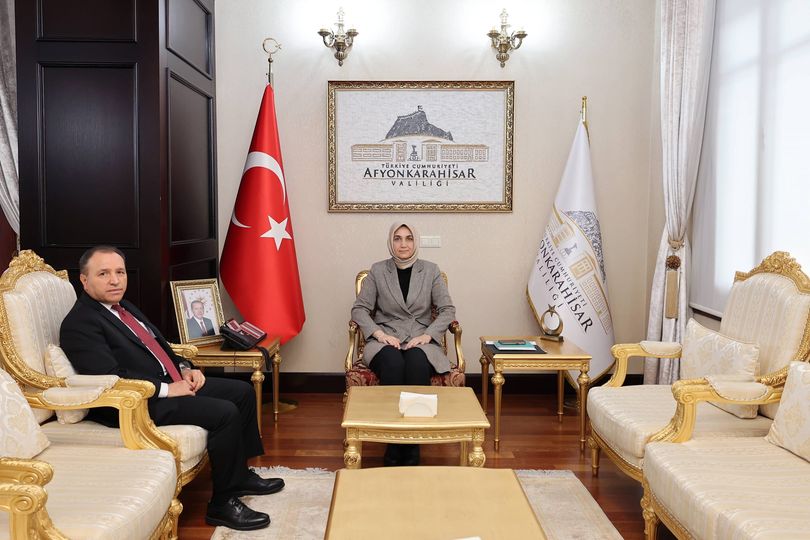 VALİ YİĞİTBAŞI REKTÖR KARAKAŞ'I MAKAMINDA AĞIRLADI