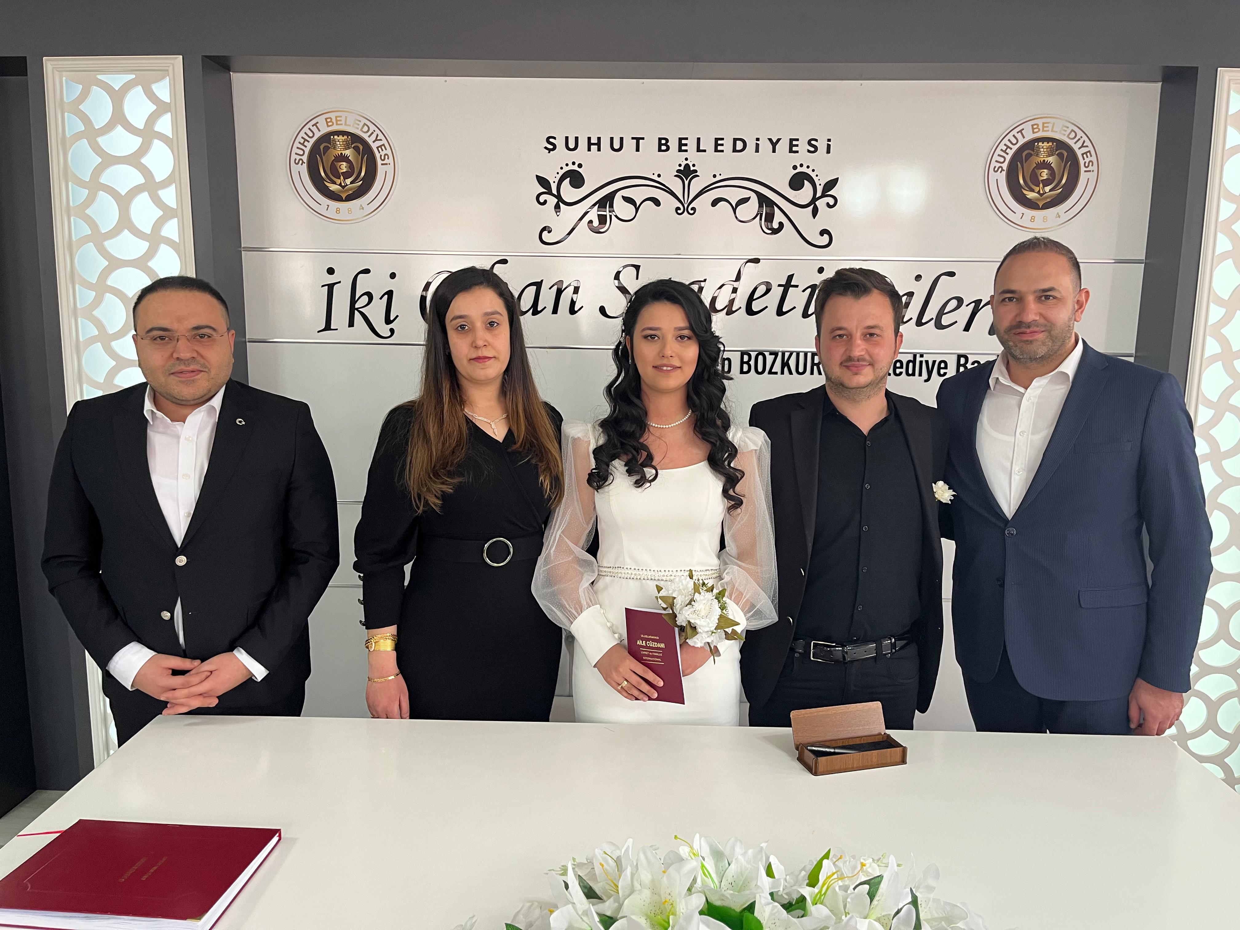 AK Partili Eroğlu Genç Çiftin Mutluluğuna Ortak Oldu