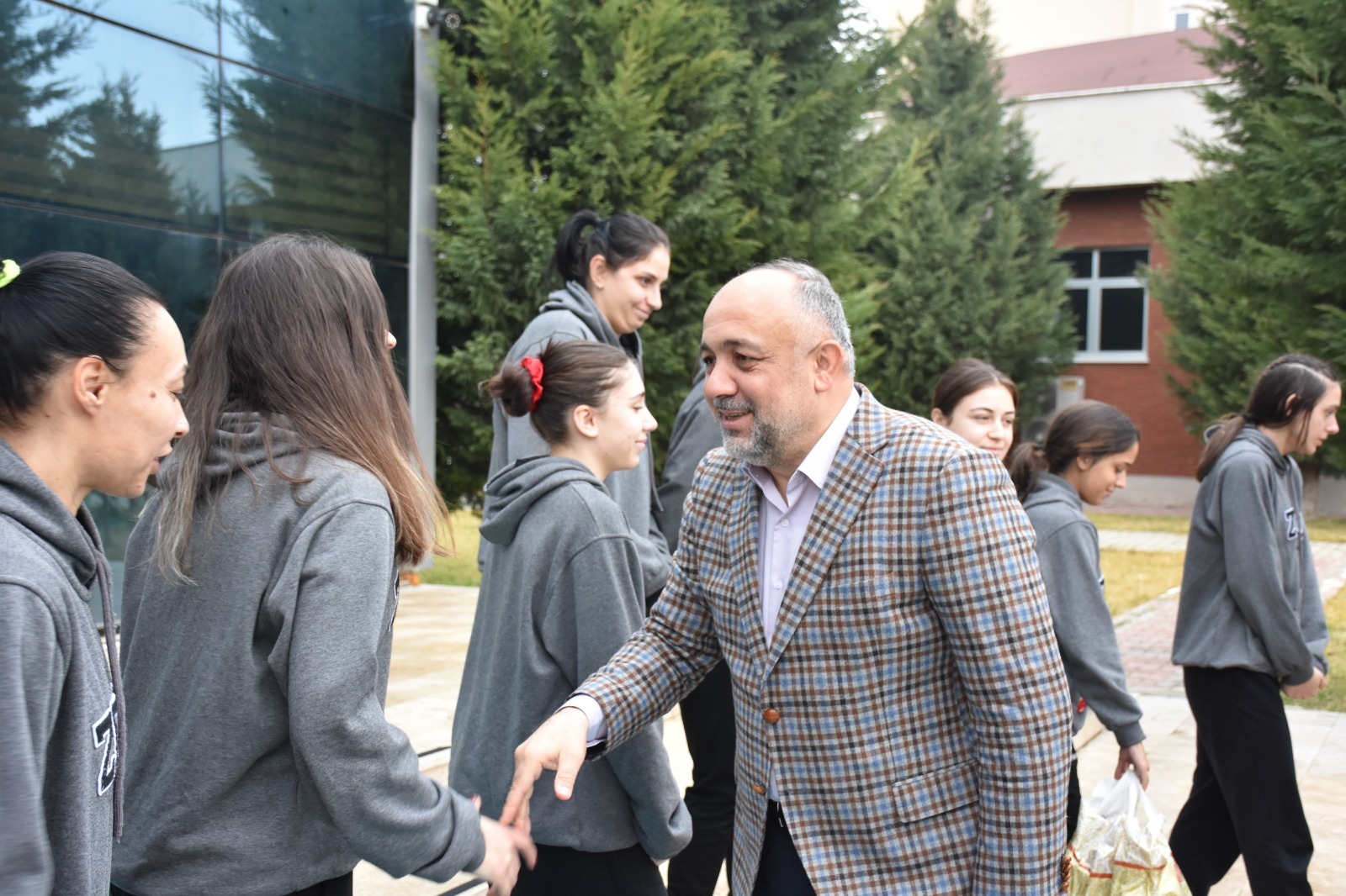 Genç Sporcular Afyon'da Müdür Kasapoğlu'nu Ziyaret Etti