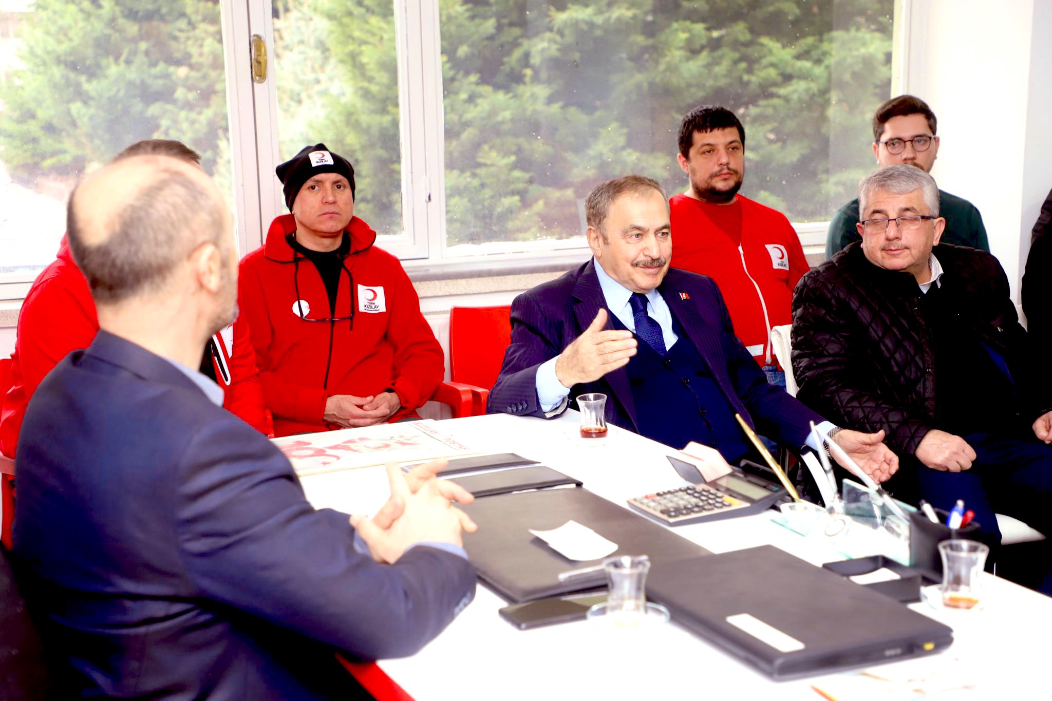 Eski Bakan Eroğlu Partisinin Seçim Çalışmalarına Destek Veriyor