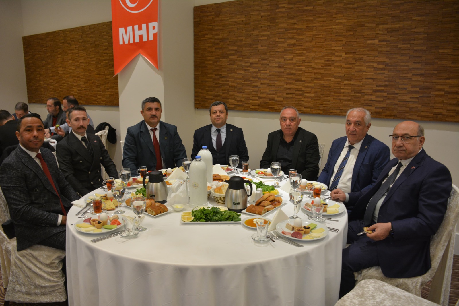 MHP'li Taytak ''Bu Kapı Herkese Açık Olacak''