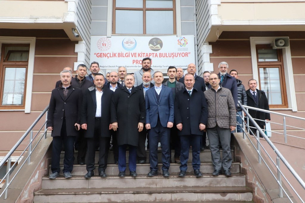 "SİSTEMLİ ÇALIŞABİLECEKLERİ BİR MEKÂN SUNACAĞIZ"