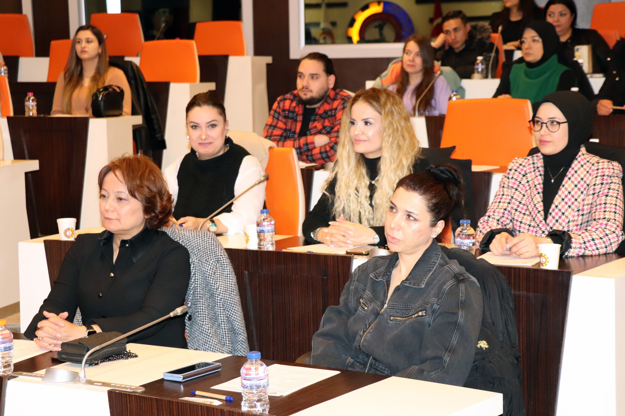 İŞ HAYATINDA İLETİŞİM EĞİTİMİ DÜZENLENDİ