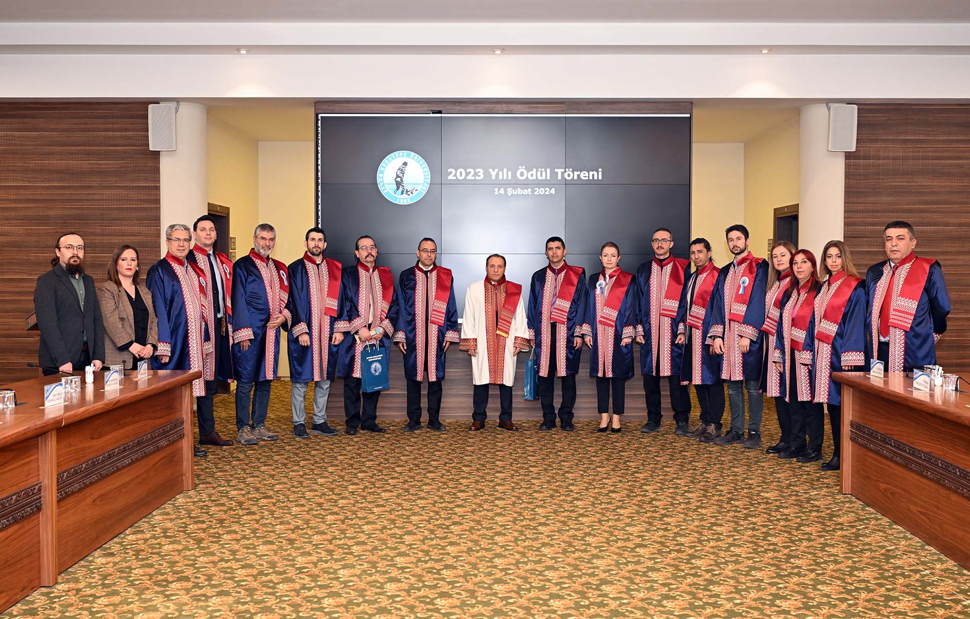 “ÜNİVERSİTE SAYISININ ARTMASI REKABETİ GETİRDİ”