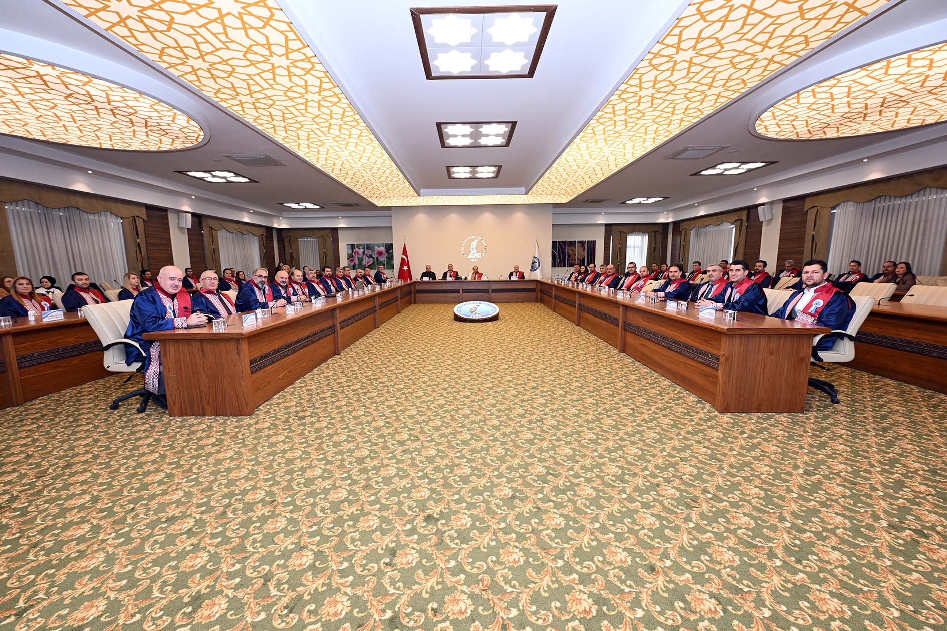 “ÜNİVERSİTE SAYISININ ARTMASI REKABETİ GETİRDİ”