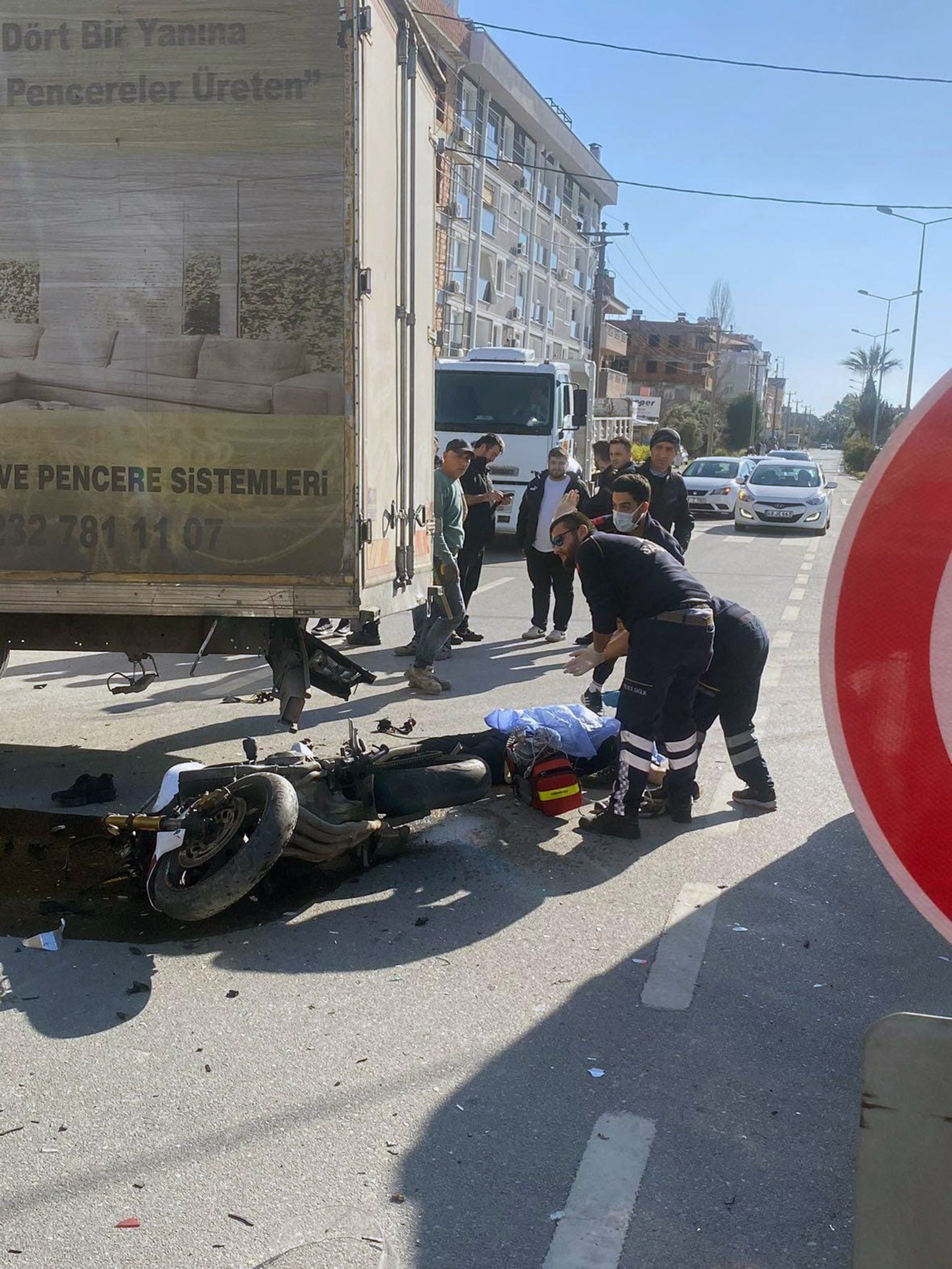 Motosiklet Sürücüsü Feci Şekilde Can Verdi