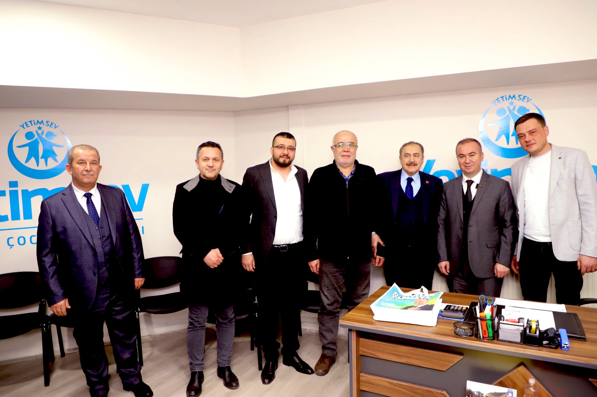 Eski Bakan Eroğlu Yetimsev Vakfını Ziyaret Etti