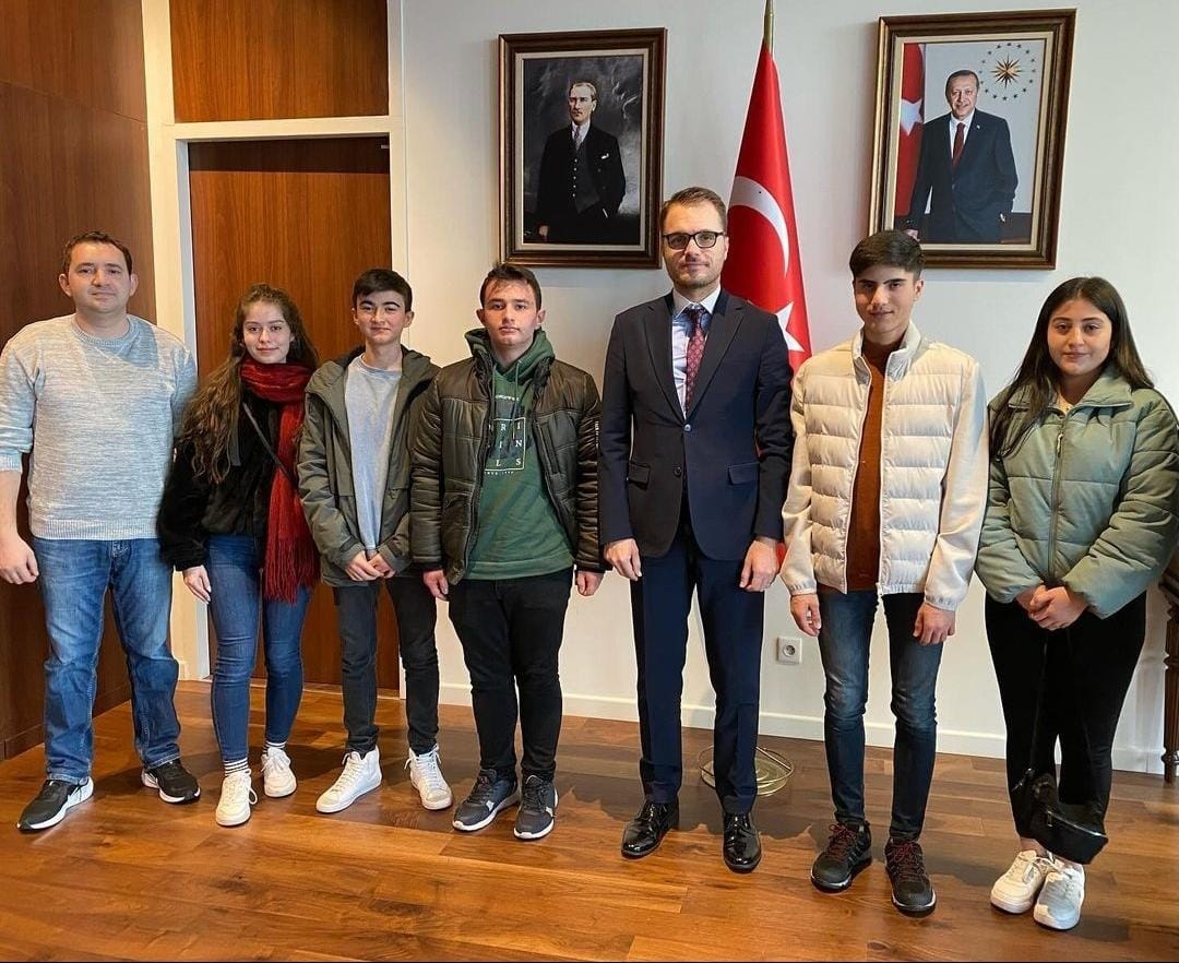RSP'li Öğrenciler Strazburg'da Başkonsolos Erzi'yi Ziyaret Etti