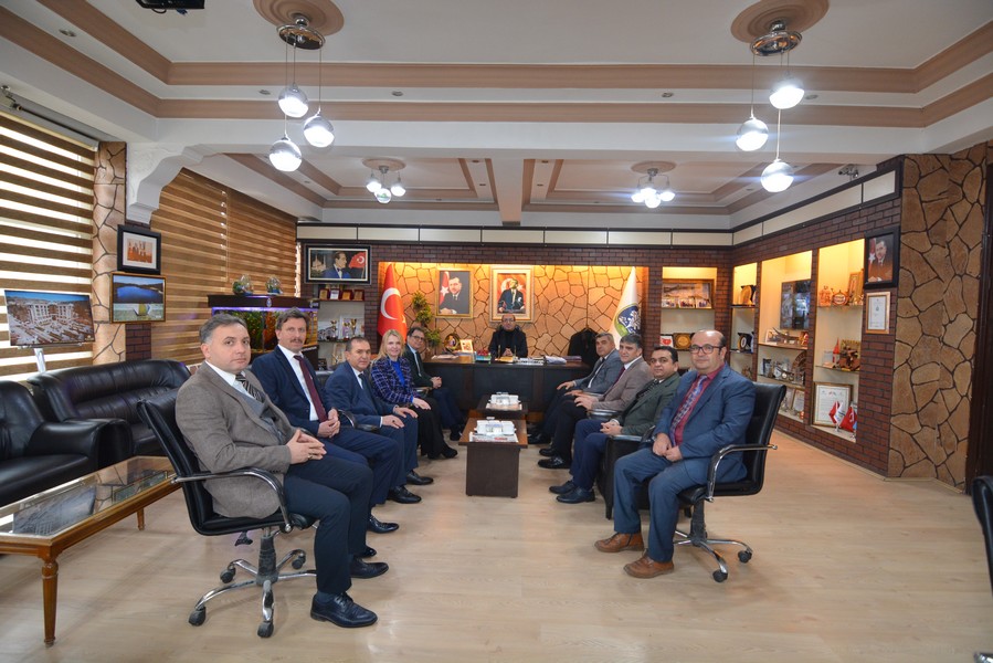 MİLLİ EĞİTİM BAKANLIĞI HEYETİNDEN BAŞKAN ÇÖL'E ZİYARET