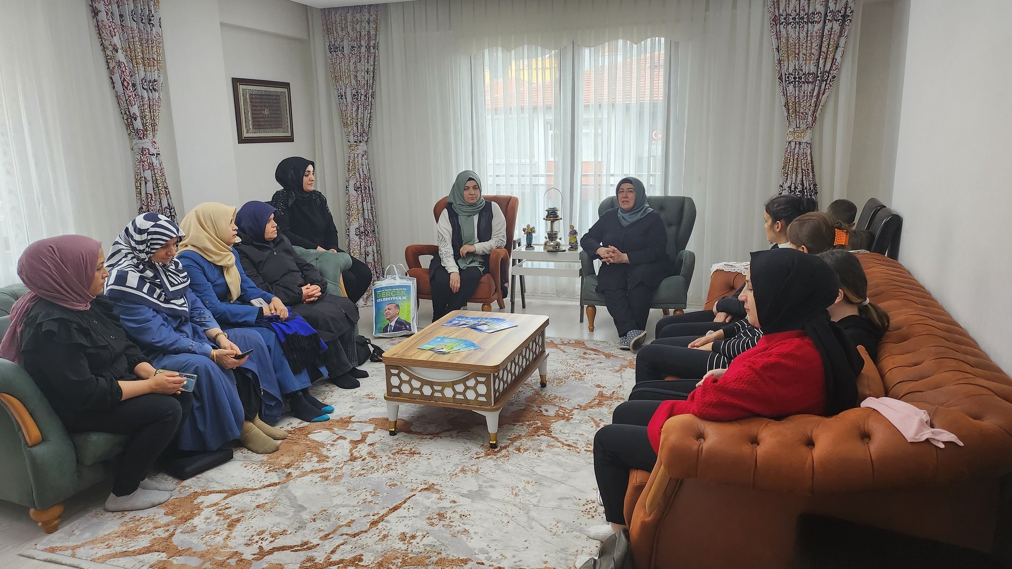 AK Kadınlar 'Gerçek Belediyecilik' Mottosuyla Sahada