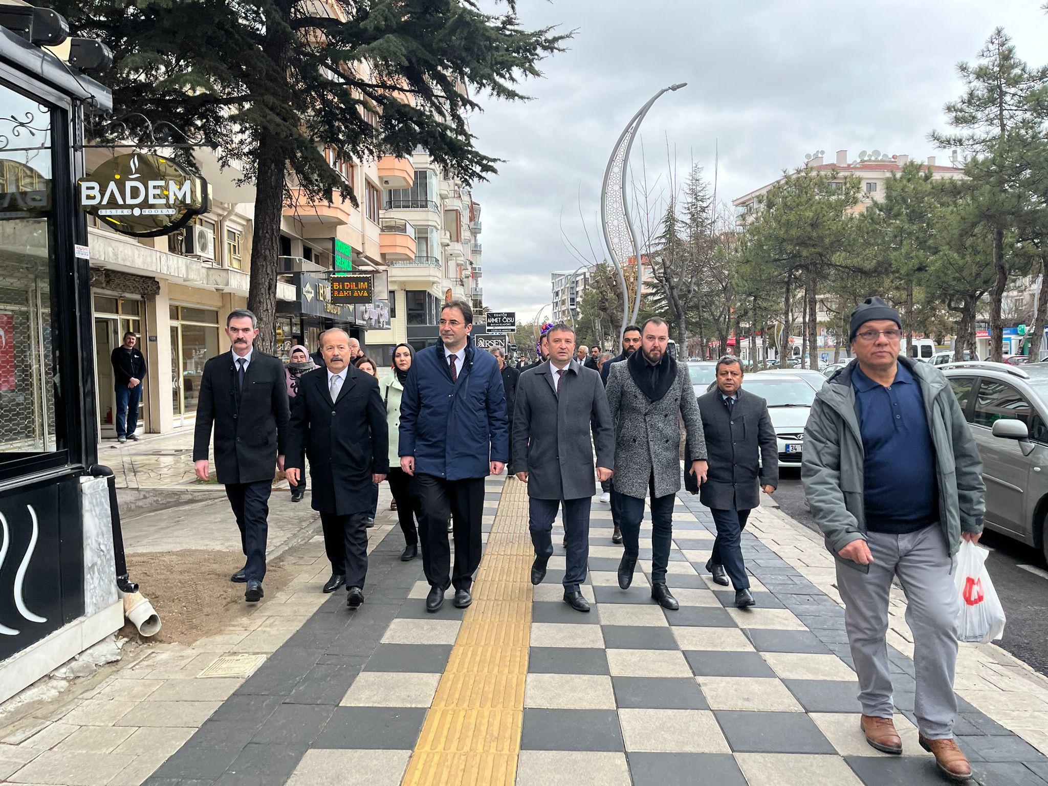 MHP'li Küçükkurt Gönül Dostu Esnafın Yanında