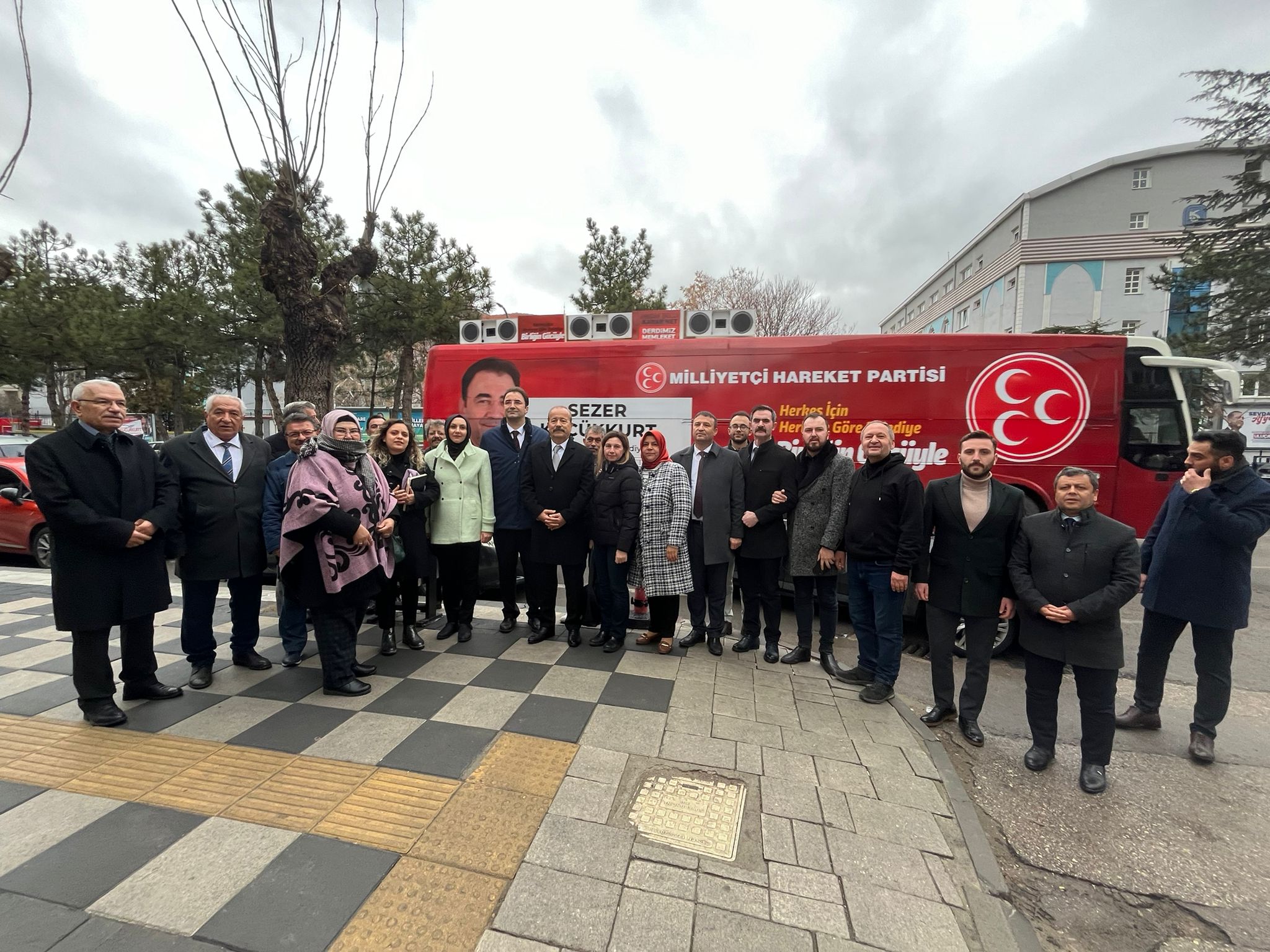 MHP'li Küçükkurt Gönül Dostu Esnafın Yanında