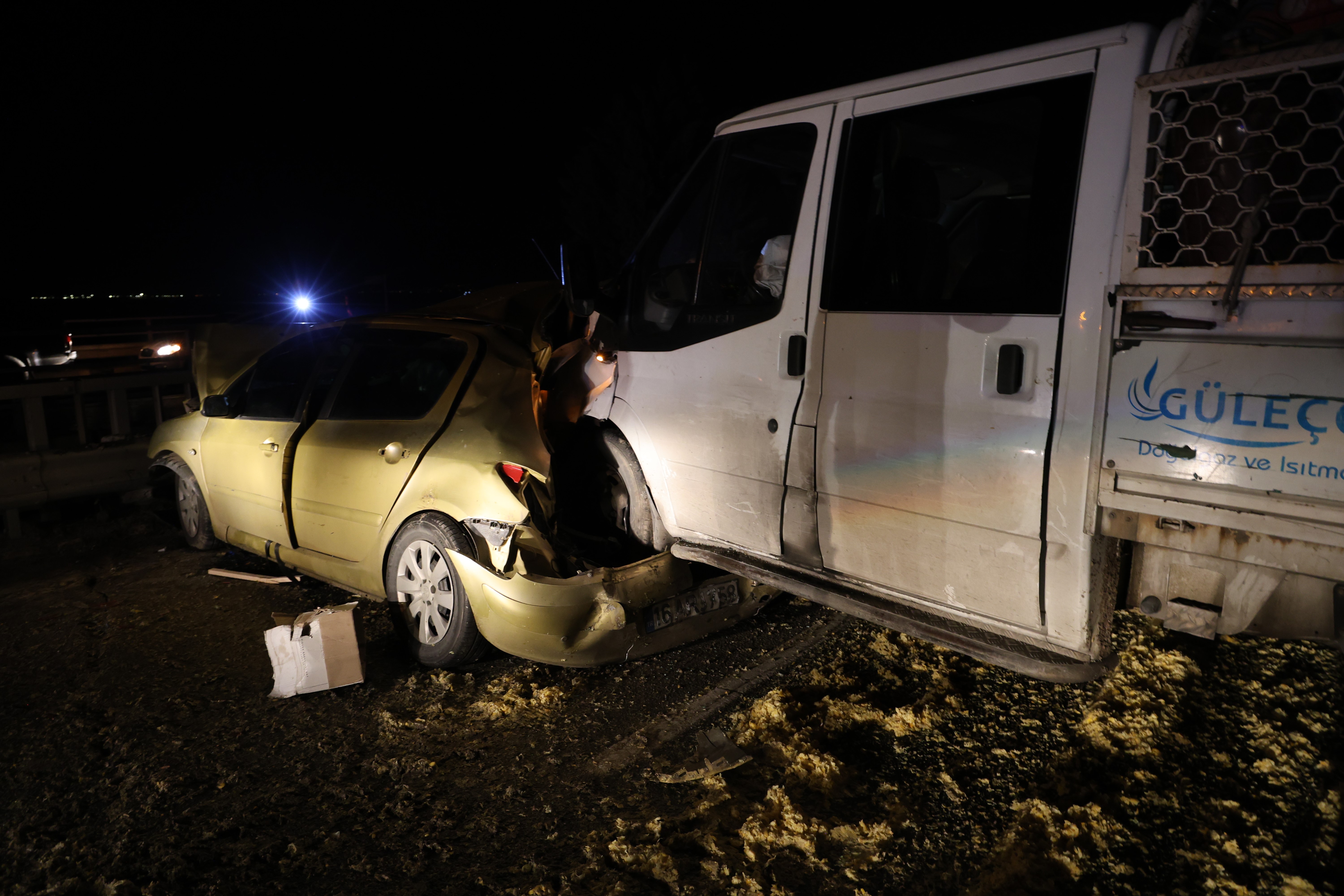 6 Araç Birbirine Girdi: 1 Ölü, 11 Yaralı