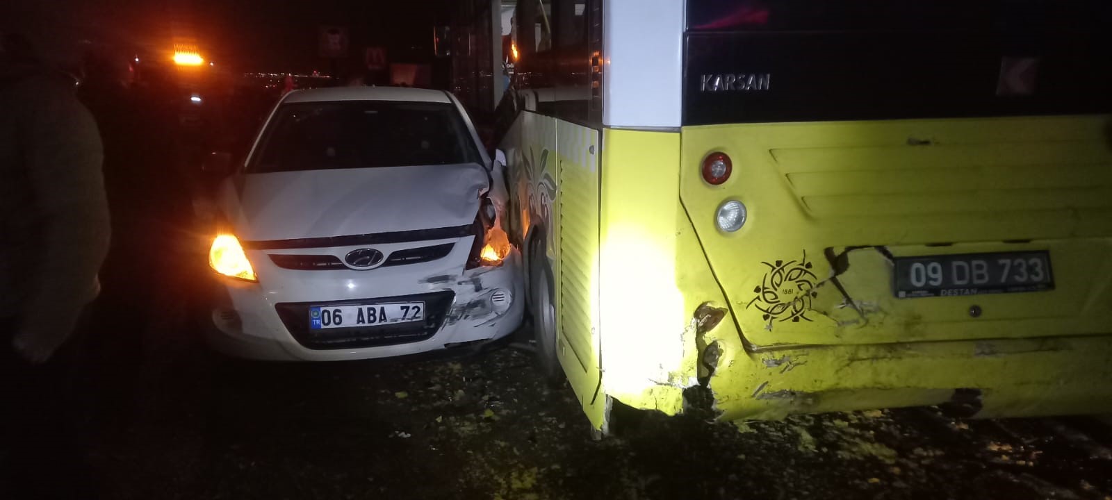 6 Araç Birbirine Girdi: 1 Ölü, 11 Yaralı